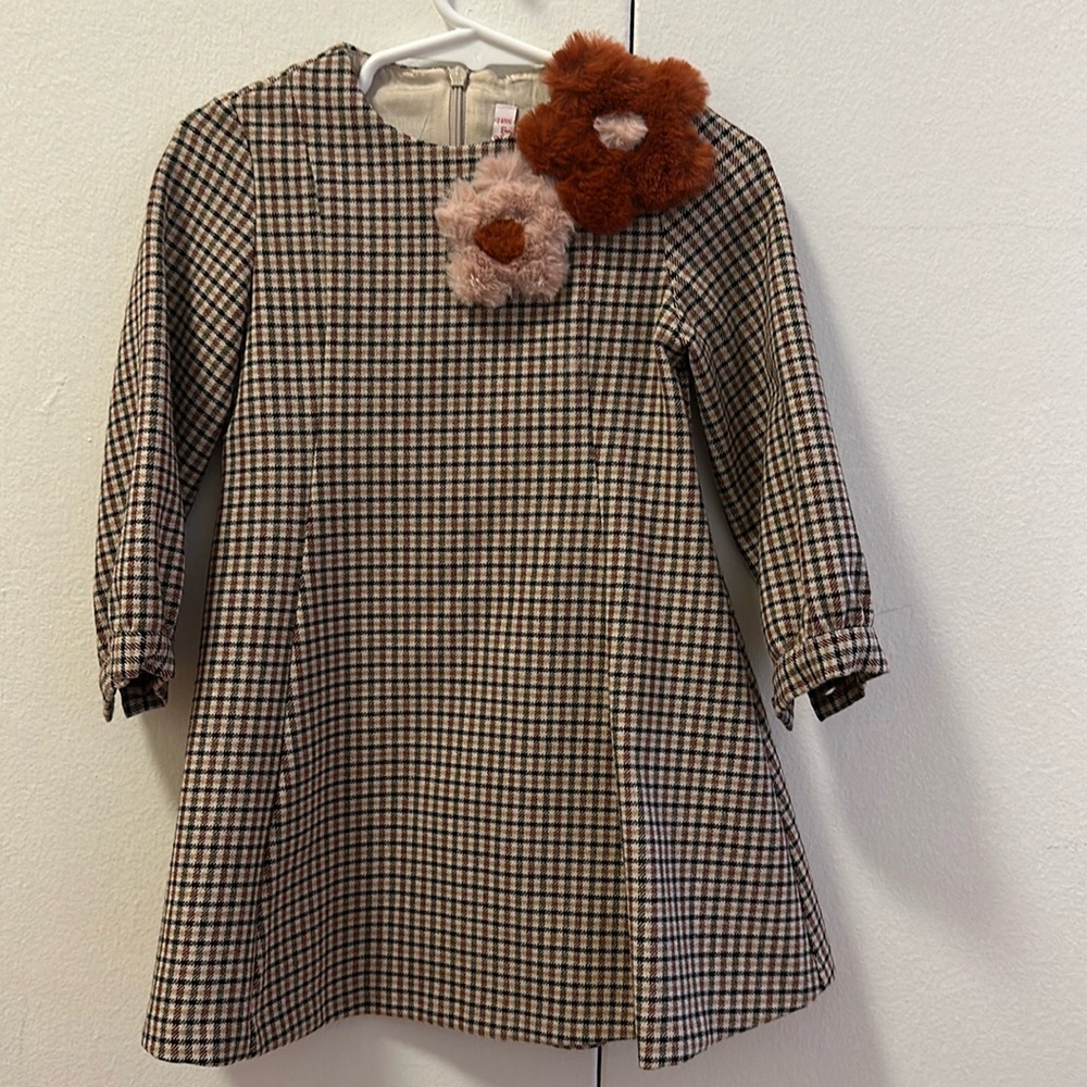 Il Gufo beige tan houndstooth dress with faux fur appliqué size 2T like new